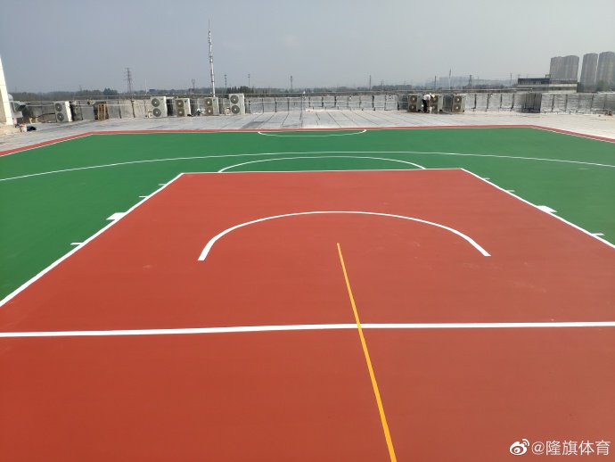 南京市浦口区嘉佑广场楼顶丙烯酸篮球场.jpg
